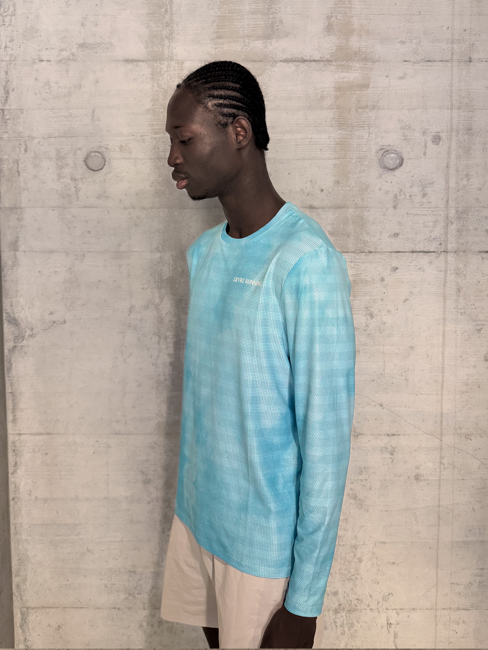 Lievre Running Sky Blue Long Sleeve, 180g breathable stretch fabric engineered for performance running, tailored performance fit with odor control.