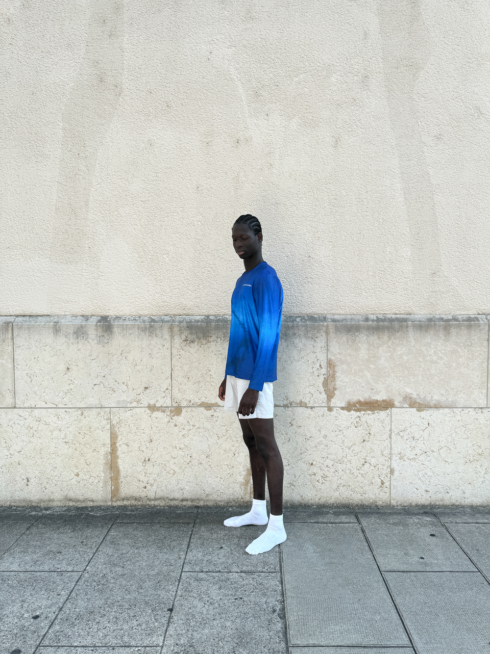 Lievre Running Lightweight Blue LS shirt in a gradient blue design with performance fit for running.