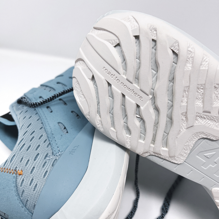 4T2 Sundays pacific coast running shoes showcasing a lightweight design with breathable upper and a durable outsole.