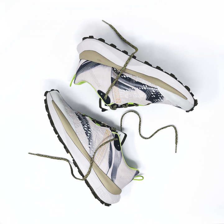 4T2 - sayonara, lonely wolf running shoes featuring a lightweight design and Vibram Zegalite outsole.