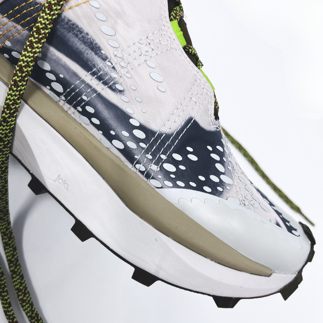 4T2 - sayonara, lonely wolf running shoes featuring a lightweight design and Vibram Zegalite outsole.