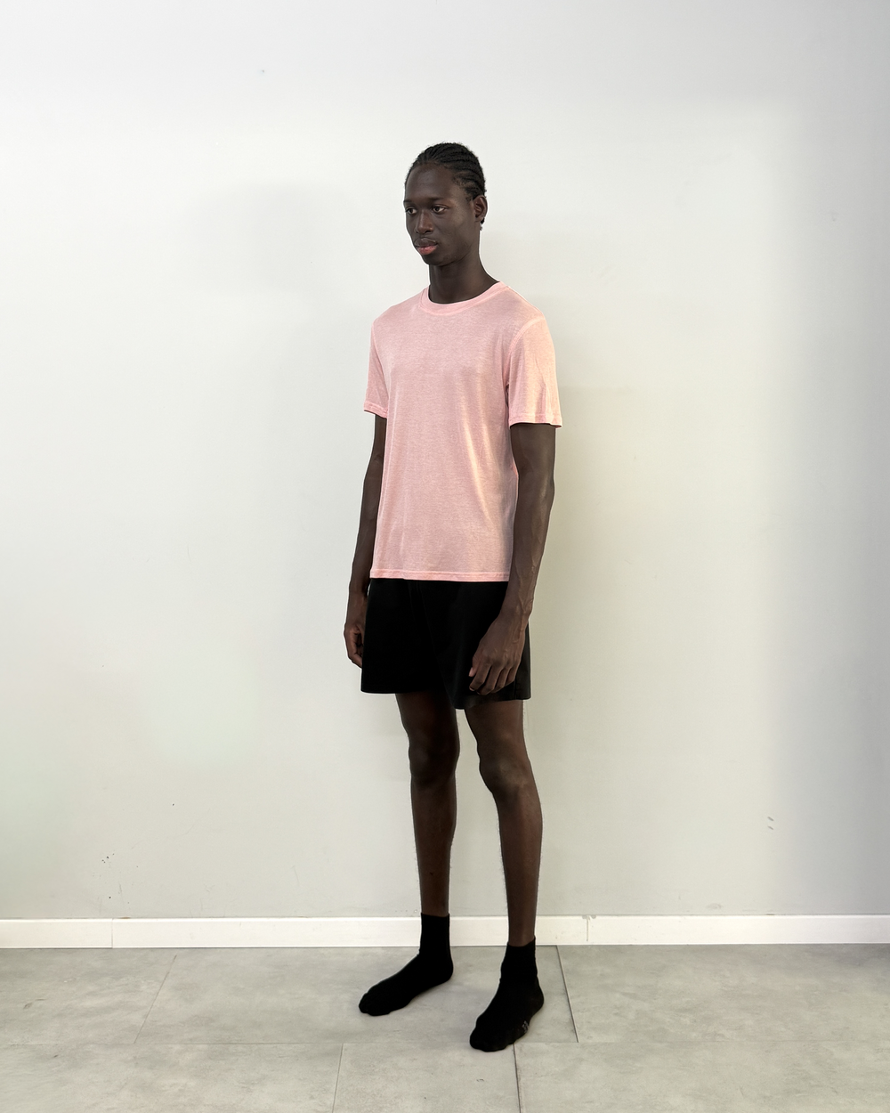 Lievre Running Lyocell Soft Pink T-shirt, sustainably sourced Lyocell fabric in a minimal silhouette designed for running and everyday movement.