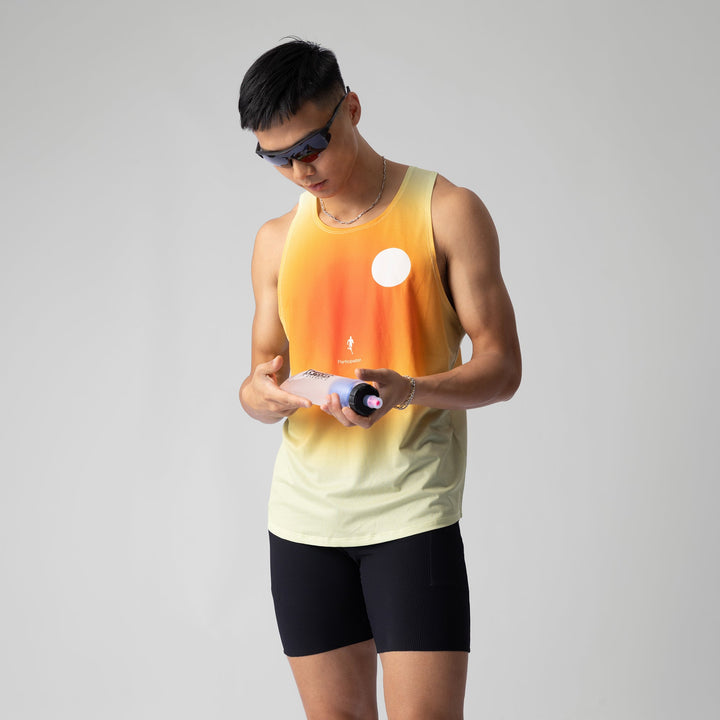 Participation Sage Red Singlet featuring a gradient design, ideal for running and outdoor activities.