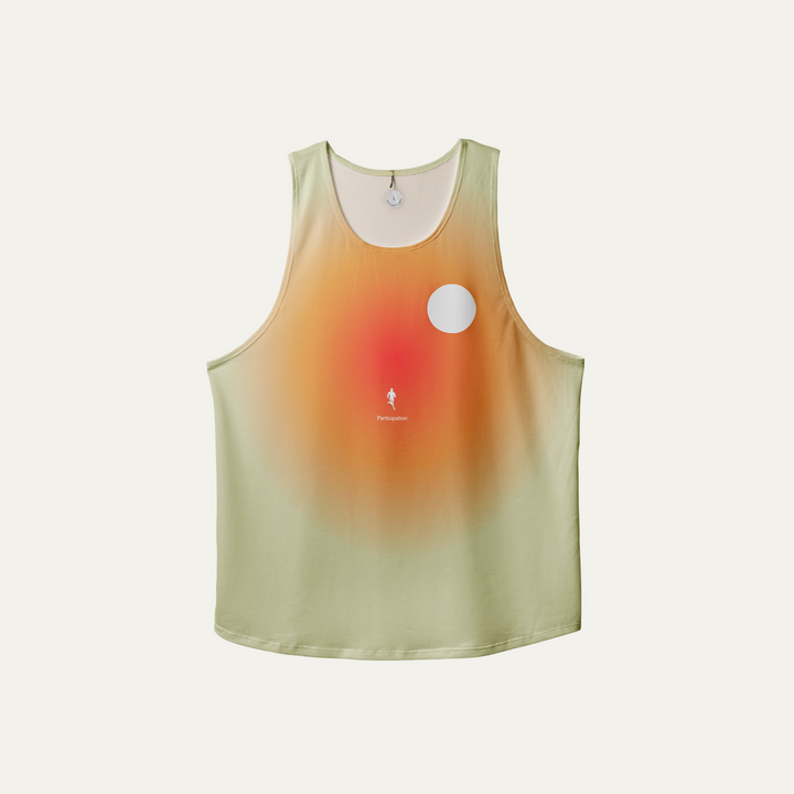 Participation Sage Red Singlet featuring a gradient design, ideal for running and outdoor activities.