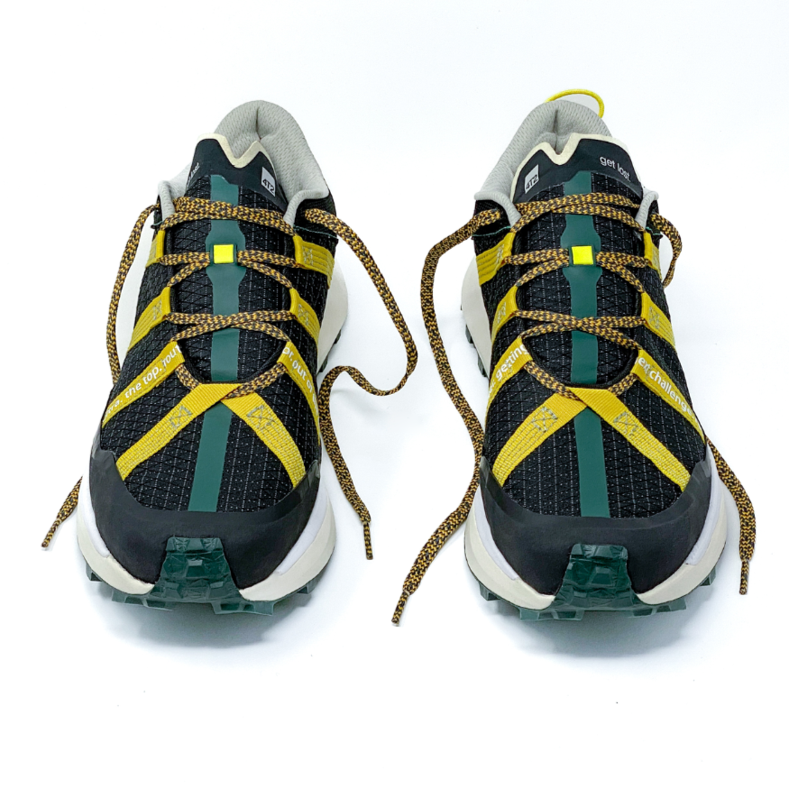 4T2 get lost running shoe in black and yellow, designed for trail running with Vibram outsole.