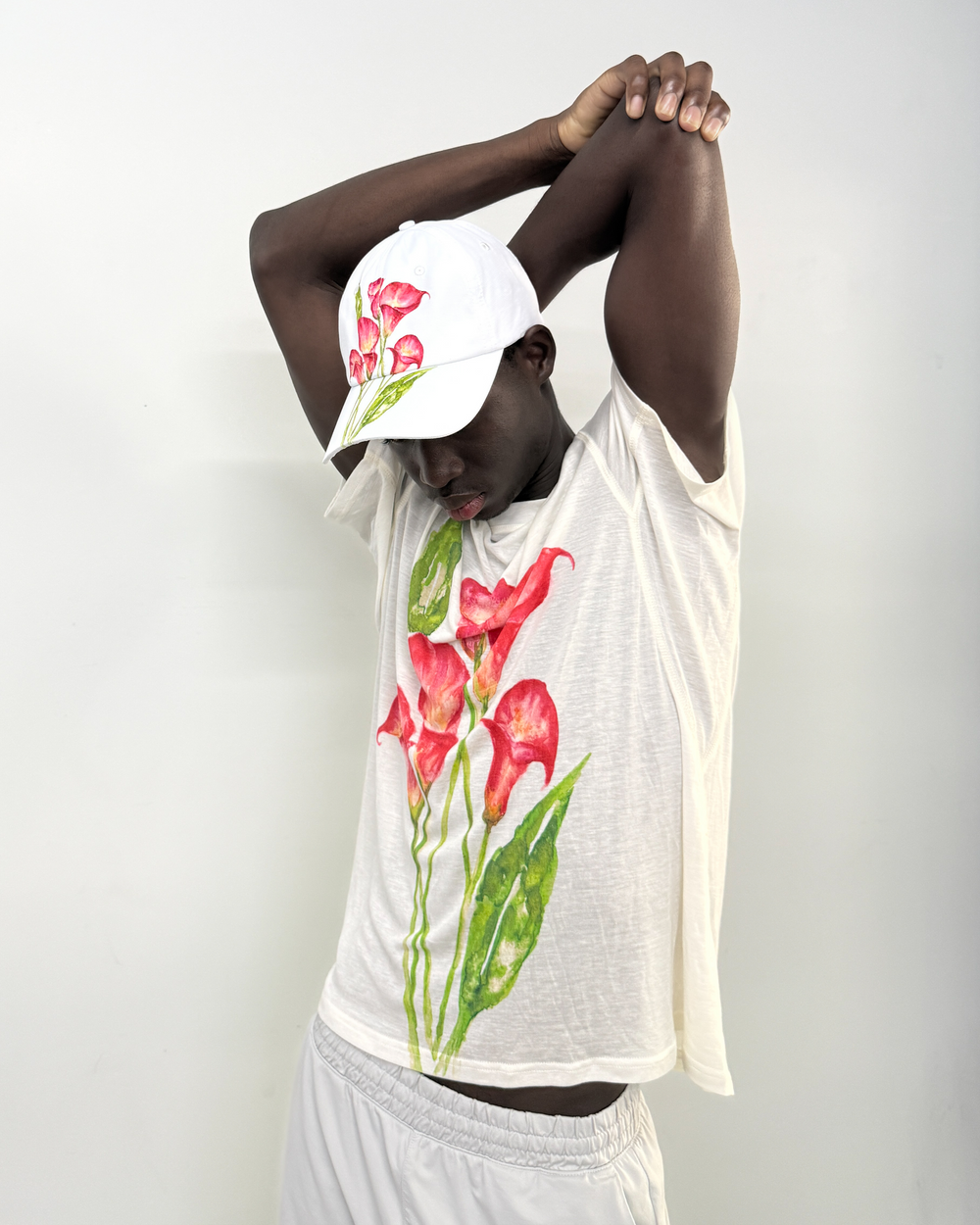 Lievre Running Le Langages des Fleurs running cap, lightweight technical fabric with floral design and adjustable back cord.
