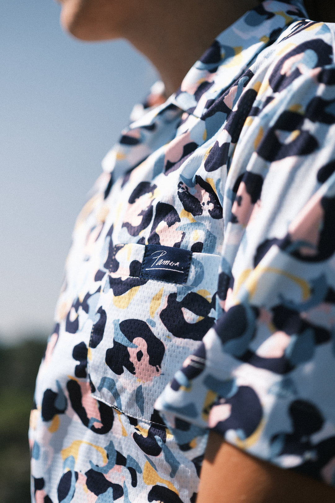 Pamera Leopard Running Shirt with technical fabric made to run and trail run