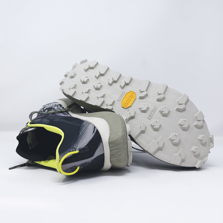 4T2 - sayonara, rolling stone running shoes featuring a lightweight design and Vibram Zegalite outsole.