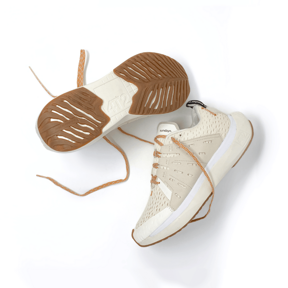 4T2 sundays vintage white running shoes with a breathable design and a comfortable fit.