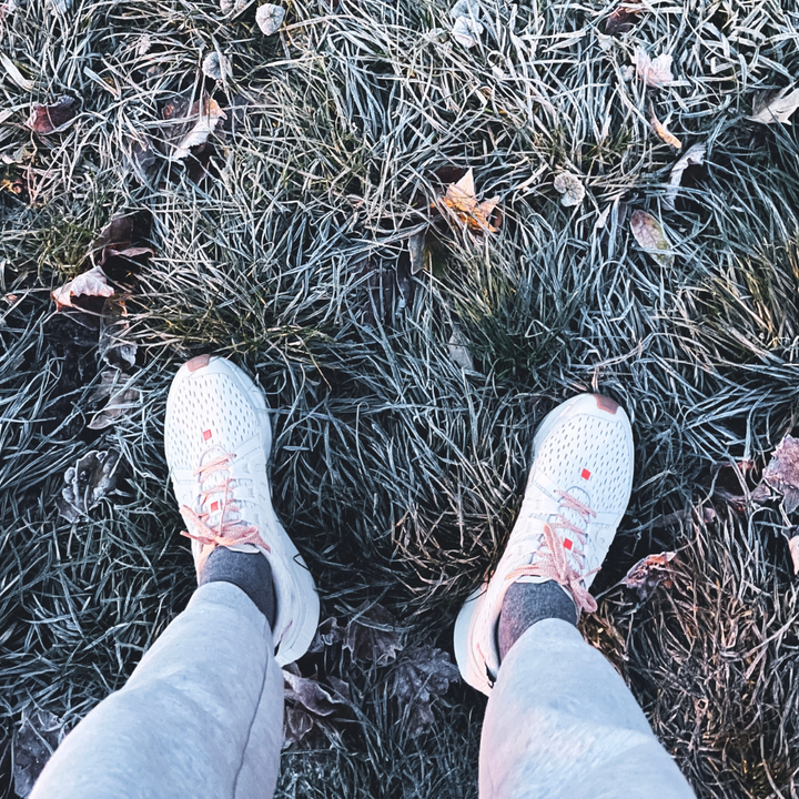 4T2 sundays vintage white running shoes with a breathable design and a comfortable fit.