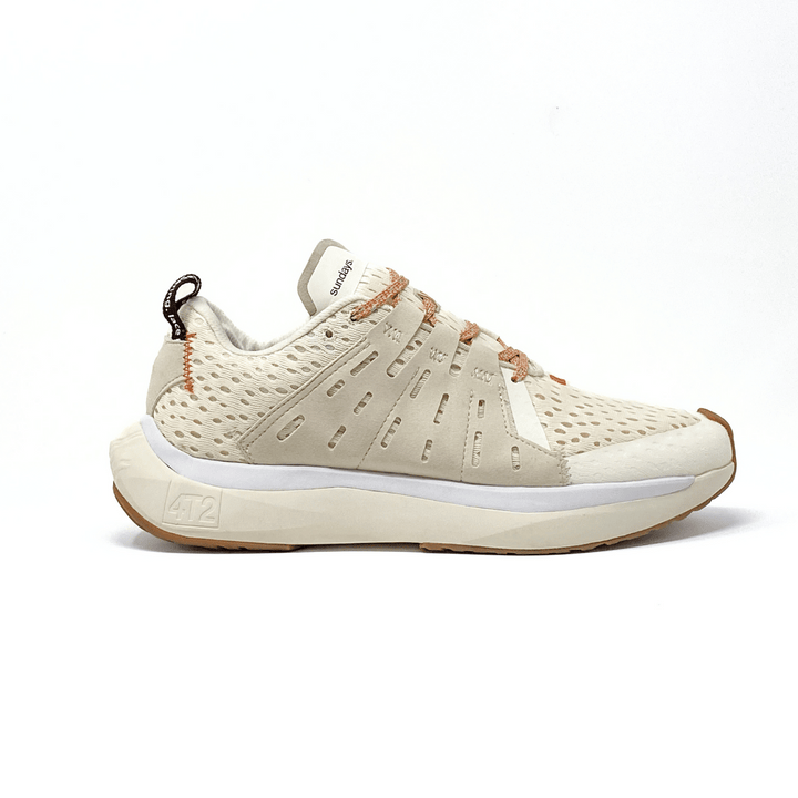 4T2 sundays vintage white running shoes with a breathable design and a comfortable fit.