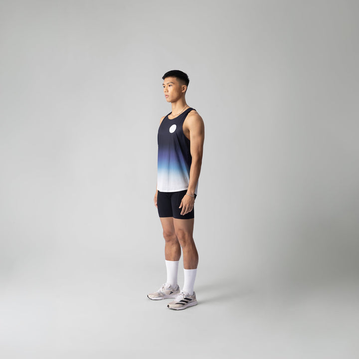 Participation Cold Gradient Singlet in a stylish gradient from black to blue and white, perfect for activewear.