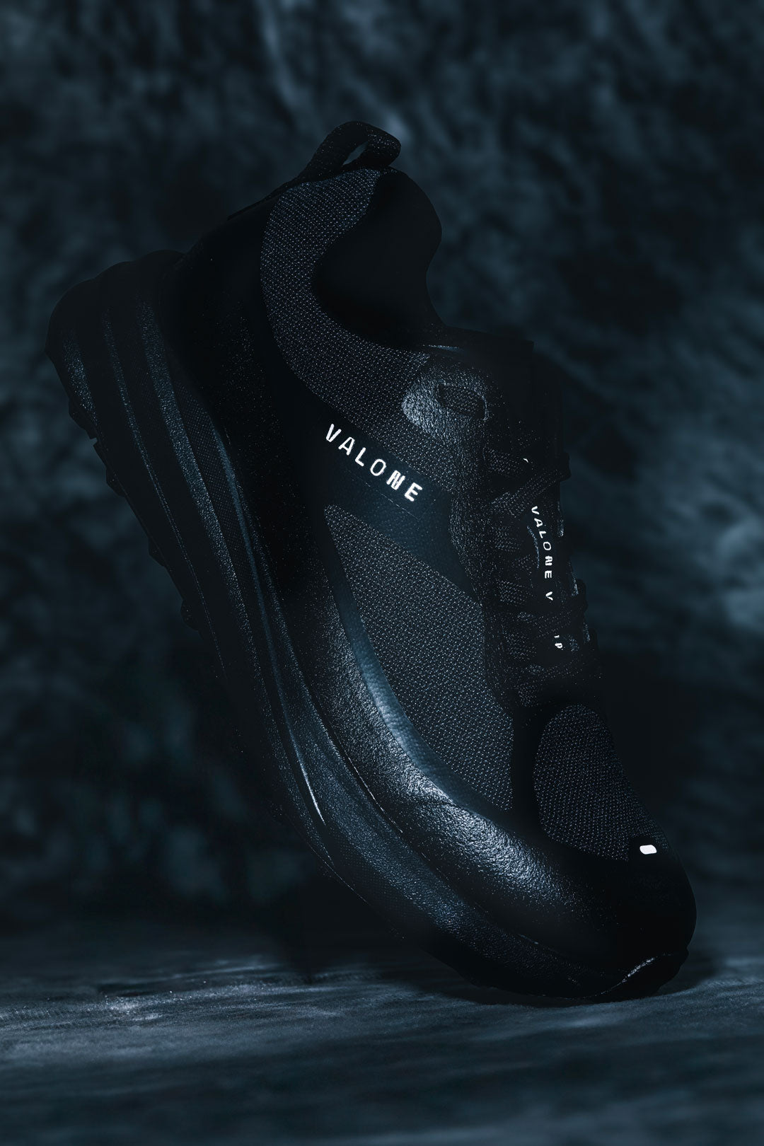 Detail of the black Valone Rave Arnev, technical trail running shoe made in Europe