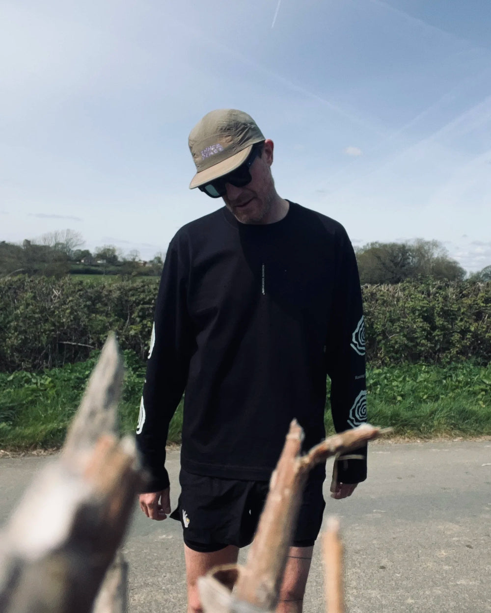 Nowhere Somewhere Mid Fuzz Long Sleeve in black