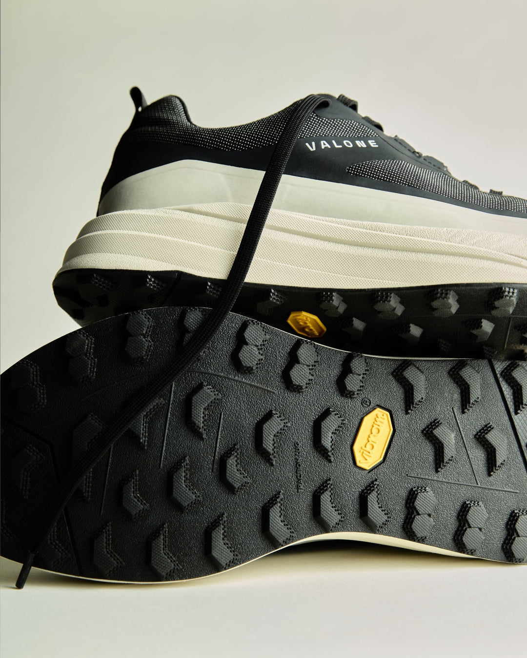 Detail of the Valone Rave Granit, lightweight trail shoe with durable upper and white sole