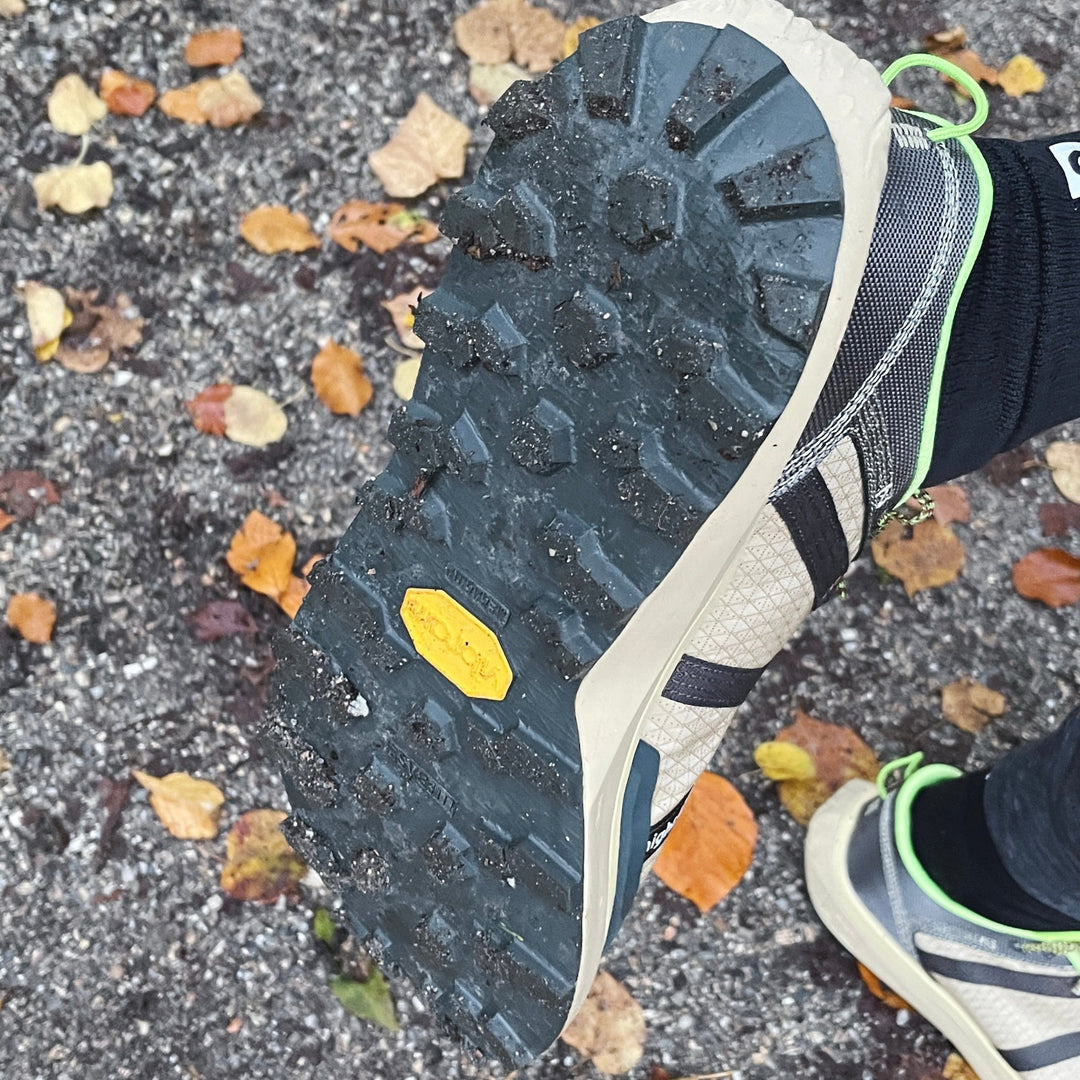 4T2 - get lost trail running shoes featuring a Vibram Litebase / Megagrip outsole in a gender-neutral design.