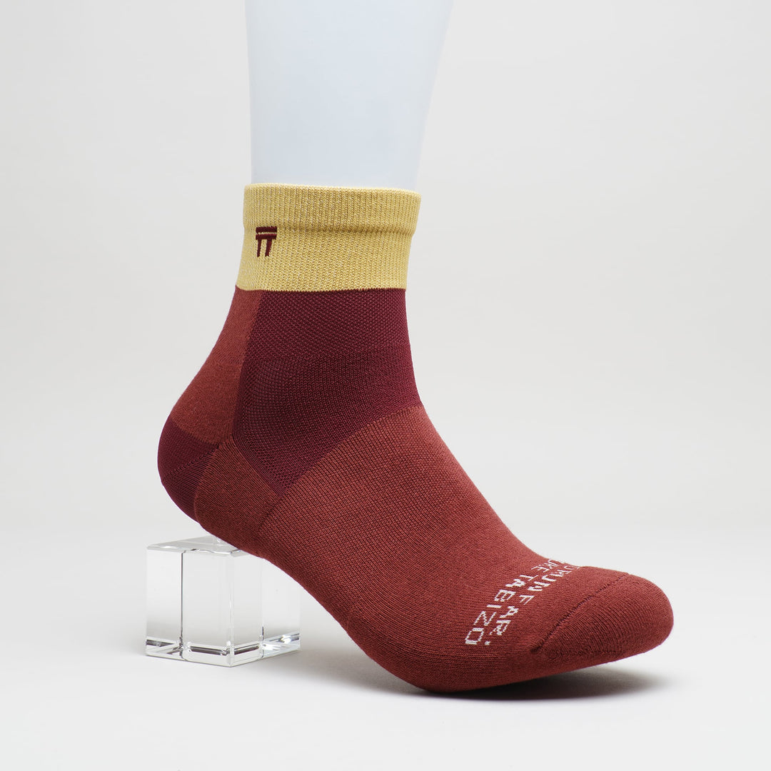Tabisuke Tabizo T2 Trail Socks Short in mustard with short cuff and knit logo details