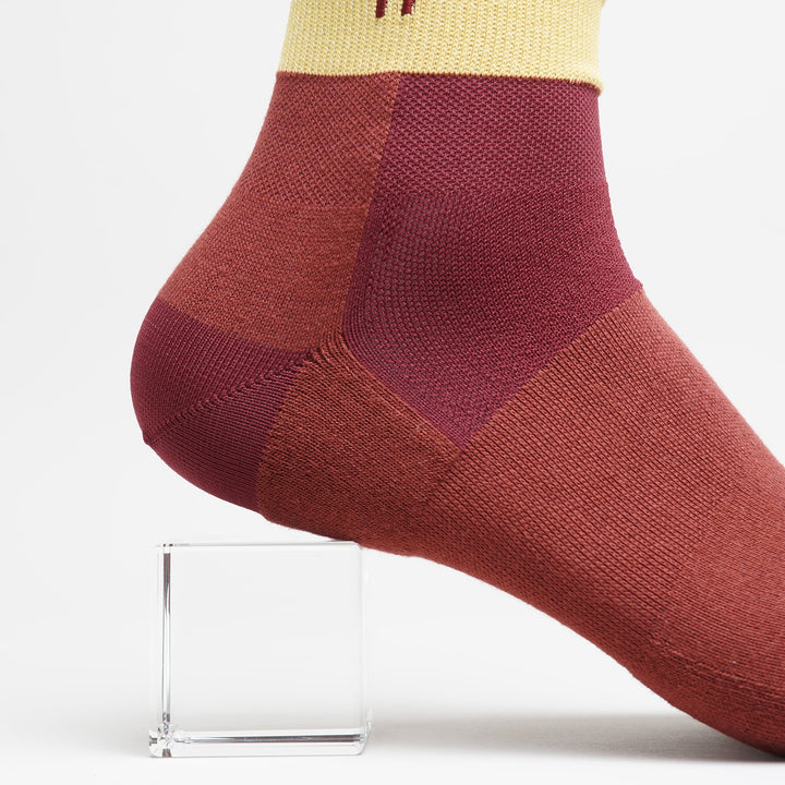 Tabisuke Tabizo T2 Trail Socks Short in mustard with short cuff and knit logo details